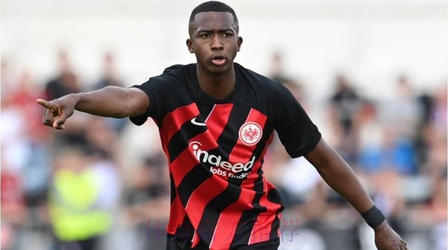 图片报:法鹰中卫帕乔是皇马目标 4000万欧可签下 图片报:法鹰中卫帕乔是皇马目标 4000万欧可签下